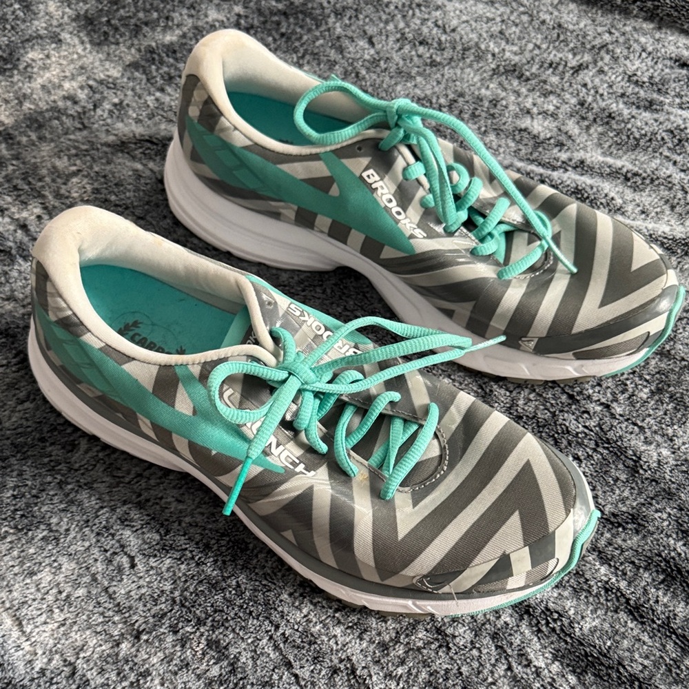 Brooks Women's Chevron Gray and Teal Sneakers